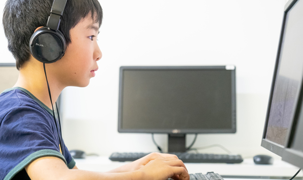 アクティメソッドは鉛筆を使わないレッスンで子どもの英語力とやる気をグンと引き出す、新しい英語教育サービスです。仙台駅西口より徒歩１０分。無料体験レッスン受付中！